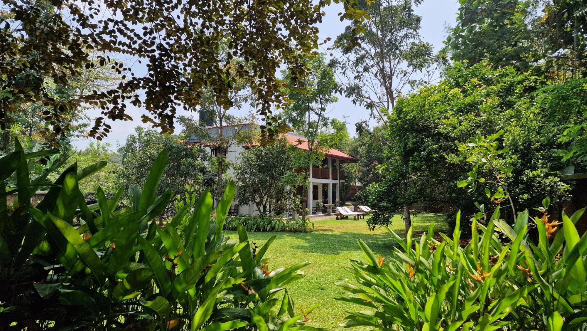 Villa Arana Bentota Exterior photo