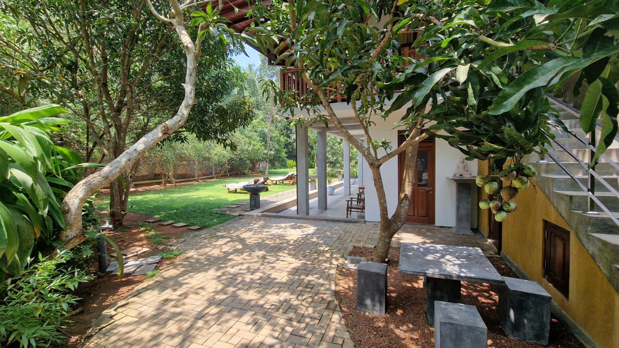 Villa Arana Bentota Exterior photo